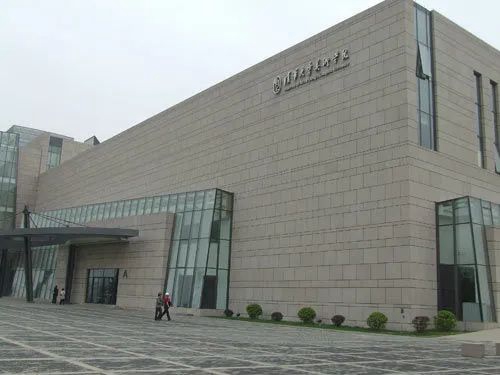 哈哈哈！這些實力堪比美院的985院校，都開設了美術類專業！廣州圍墻畫室附圖1