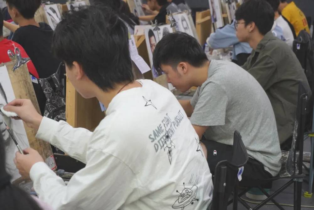 廣州美術高考班直擊二?！阕叩拿恳徊蕉妓銛?shù),13