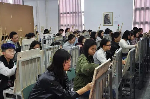 為什么大多數美術生會選擇設計類專業？1