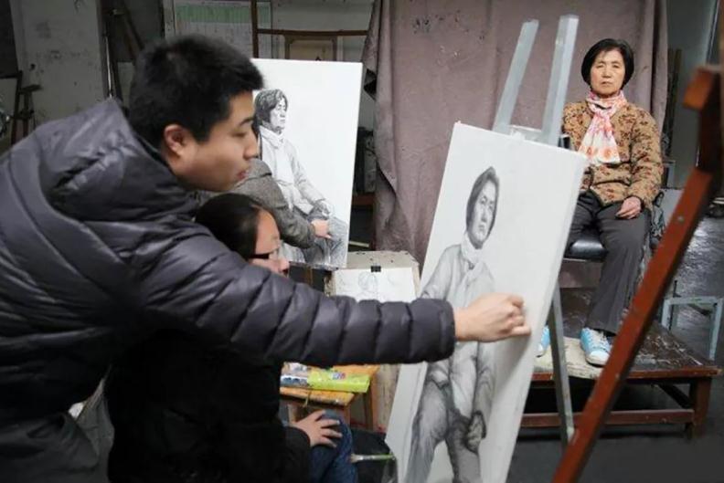 廣州前十畫室給你解密央美附中素描教學(xué)—人物半身像,01