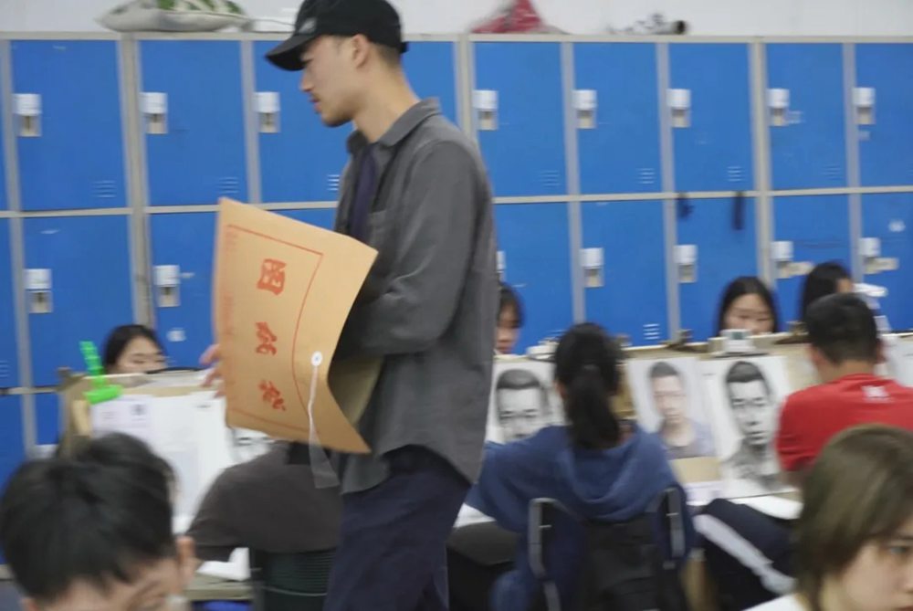 廣州美術高考班直擊二?！阕叩拿恳徊蕉妓銛?shù),16