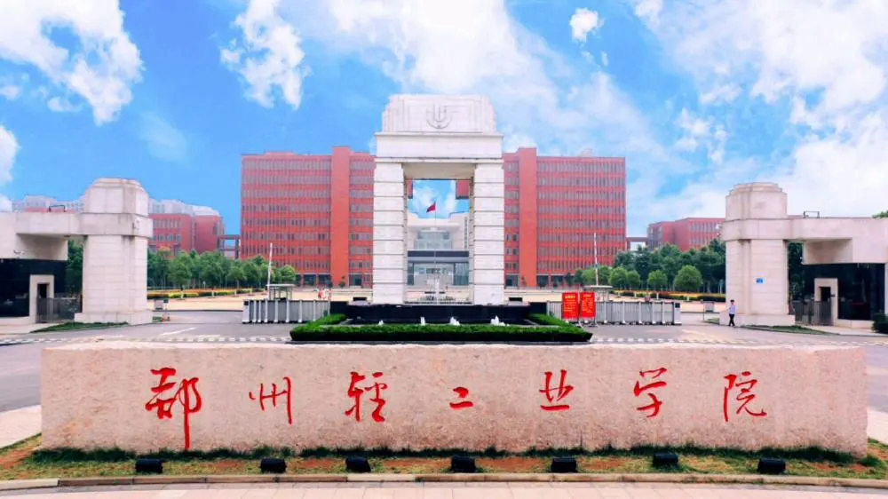 【廣州藝考畫室盤點】不僅僅只有美院！這7類學(xué)校美術(shù)生都能上,05